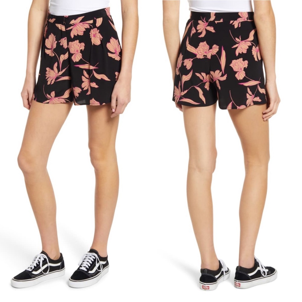 CODE x MODE Menswear Pleated Shorts